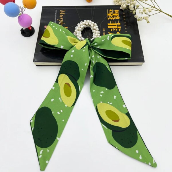 Chouchou cheveux en satin avec perles – accessoire de mode femme et fille avec long ruban