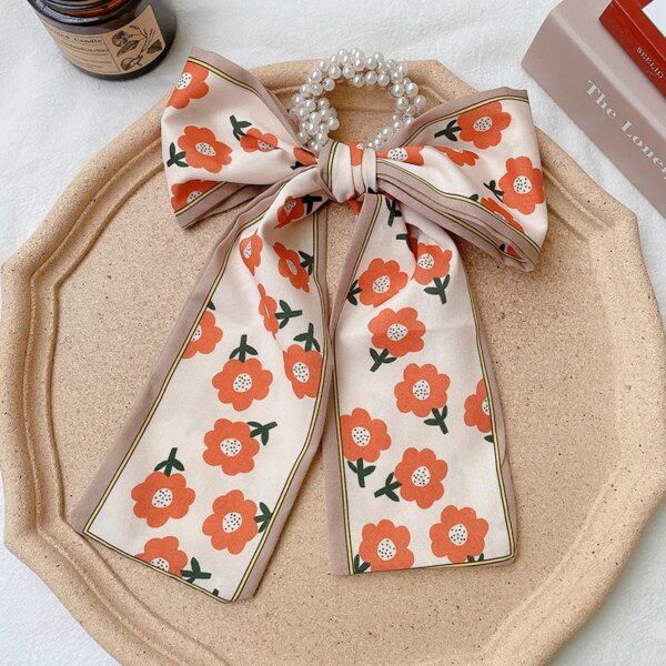 Chouchou cheveux en satin avec perles – accessoire de mode femme et fille avec long ruban