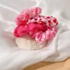 32577-10e4db.jpg Chouchous cheveux artificiel astique Rose pour Femme et Fille, 1 Pièce