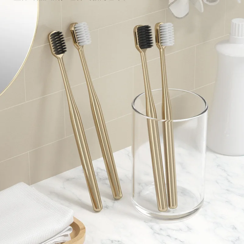 Brosse à dents souple de luxe – Finition or, éléga